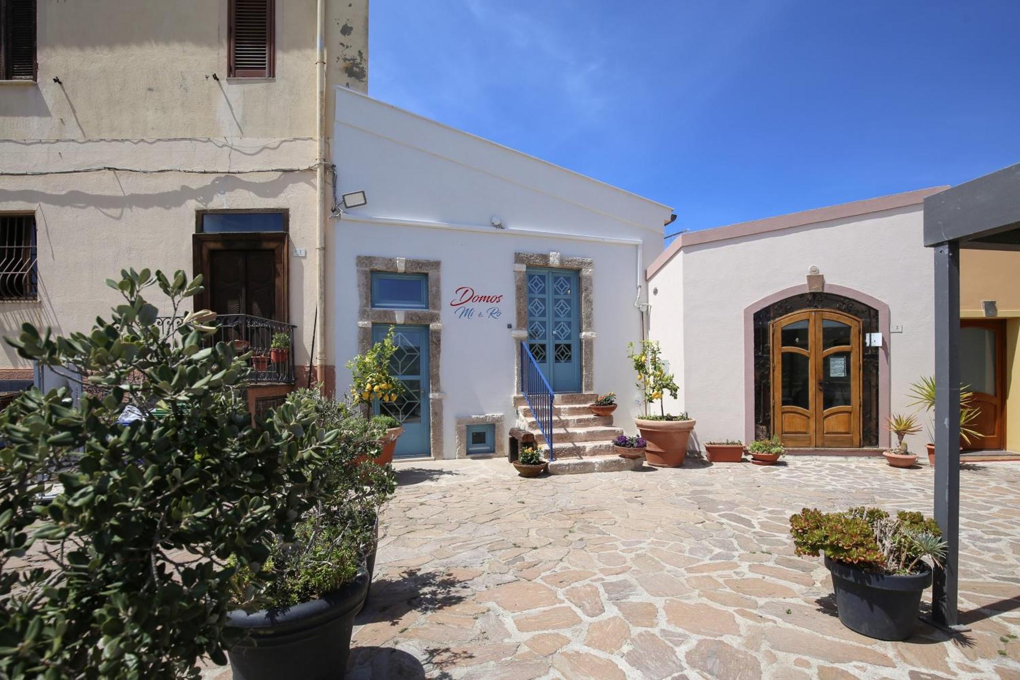 B&B Domos Mi & Ro Castelsardo Kültér fotó